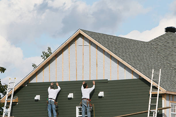 Professional Siding Contractor technician working in Galena, IL